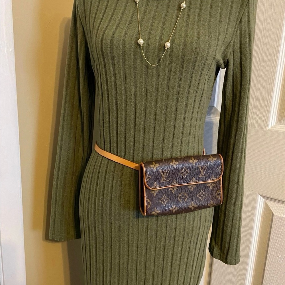 Louis Vuitton Monogram Pochette Florentine Leather waist  Bag/ Shoulder Bag